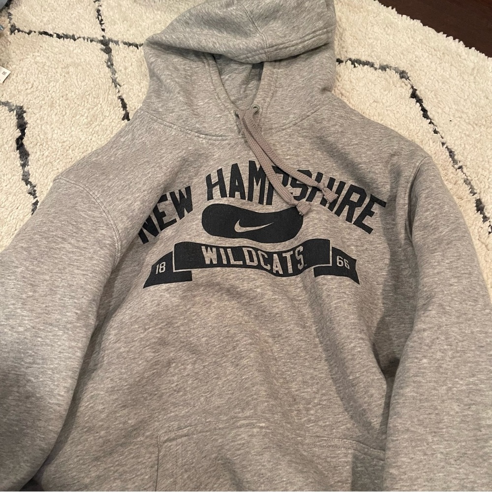 Nike University of New Hampshire sweatshirt